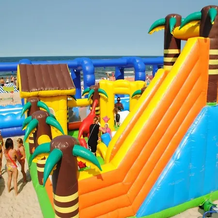 Дом отдыха Two-story Homes Close To The Sea *