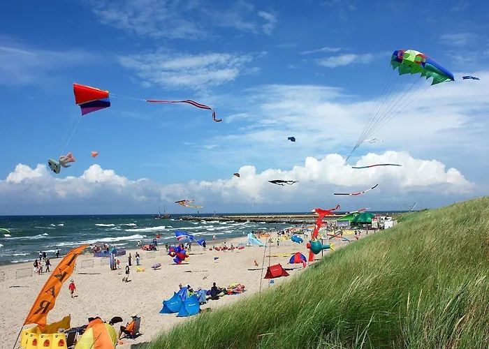 Two-story Homes Close To The Sea בית נופש *